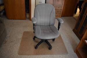 lot 2131 image: Rolling Office Chair