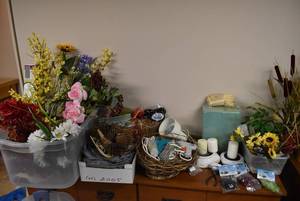 lot 2167 image: Large Lot of Floral Decor & Craft Items Hot Glue Gun, Etc.