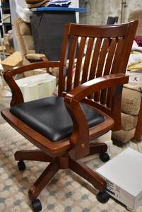 lot 2173 image: Wood Office Chair
