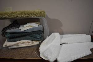lot 2183 image: Tub of Door Mats & Bath Mats