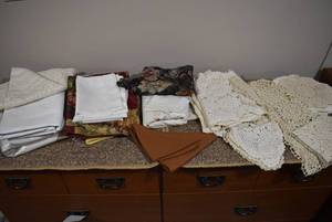 lot 2185 image: Lot of Table Coverings, Fabric & Doilies
