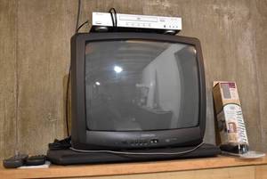 lot 2212 image: CRT TV & DVD Player on Rotating Base