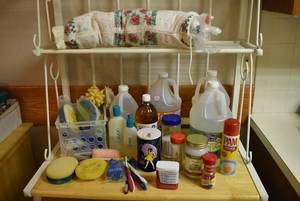 lot 2237 image: Lot of Kitchen Items -Vinegar, Salt, Non-stick spray