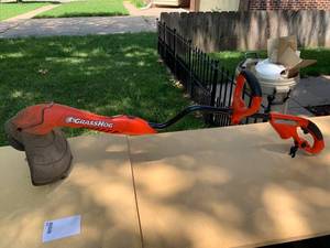 lot 2264 image: GrassHog Weed Eater Trimmer