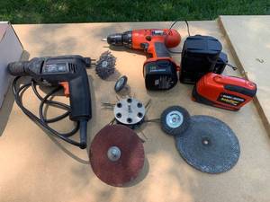 lot 2292 image: Lot of Power Tools -Drill, Cordless Drill, Laser Level, Sanding and Grinding Bits