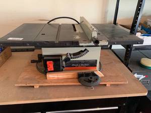 lot 2377 image: Black & Decker 8 Table Saw