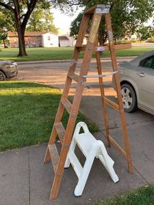 lot 2390 image: Pair of Ladders - Wooden Stepladder Approximately 6 & White Plastic Folding Ladder