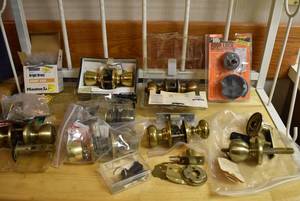 lot 2302 image: Door Hardware, Doorknobs & Locks