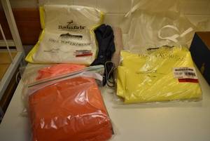 lot 2305 image: Rain Gear, Umbrellas & Ponchos