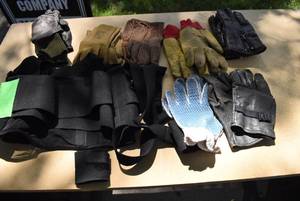 lot 2341 image: Lot of Leather Work and Gardening Gloves