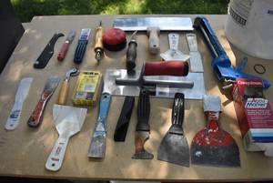 lot 2352 image: Lot of Home Remodeling Tools -Scrapers Floats, Edging Tools & More
