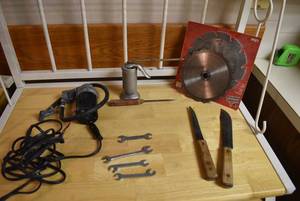 lot 2368 image: Garage Lot - Circular Saw Blades, Wrenches, Air Compressor, Knives