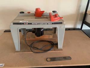 lot 2379 image: Hirsch Router Table with Black & Decker Router Tool