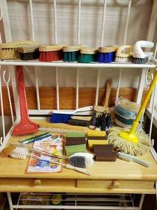 lot 2261 image: Cleaning Supplies and Chemicals