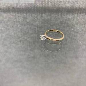 lot 2026 image: 14k Gold Ladies Ring 1.7 grams -Diamond is at least 14 ct. approximately 5mm diameter