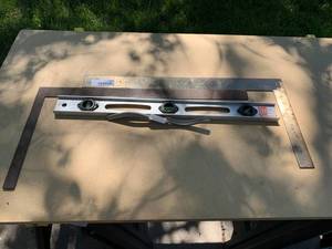 lot 2400 image: Lot of Metal Tools - Framing Squares & Bubble Level