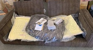 lot 2069 image: Serta Sofa