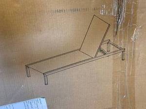 lot 2108 image: 2 piece lounging chair set, Take a look at the pictures these are very nice chairs