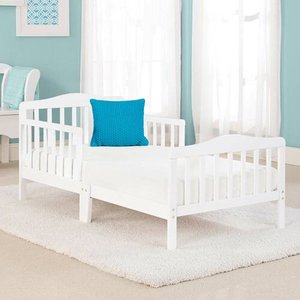 lot 2159 image: Big Oshi Contemporary Design Toddler Bed, White