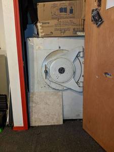 lot 7370 image: Safe With Keys, Buyer Responsible For Removal