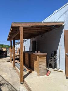 lot 7371 image: Awning, Bar Included,Buyer Responsible For Removal