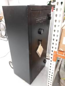 lot 3679 image: Liberty Safe