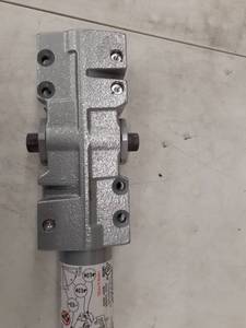 lot 3778 image: door closer body 320g