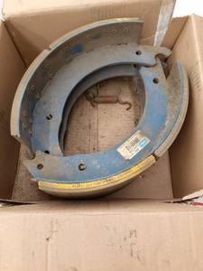 lot 3779 image: bendix brake shoe kit with permaguard (2)