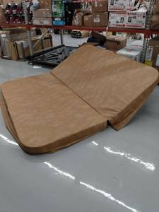 lot 3820 image: Hot Tub Cover 85 x 85 Model Number 21CKASSIC96