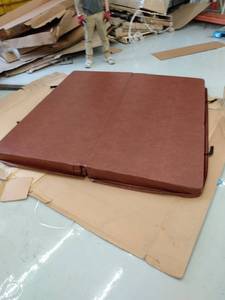 lot 3827 image: Hot Tub Cover 82 5 x 82.75 Model Number 21CLASSIC-96