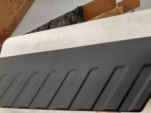 lot 3877 image: 13-16 Ford Super Duty Rear bumper step pad