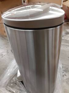 lot 74550 image: Ninestars Amz-sot-50-3 Step-on Trashcan, 13 Gal, Stainless Steel
