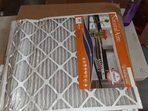 lot 78454 image: Flanders Naturalaire Odor Eliminator 24x30x1 Air Filters 4pk Minor Bends