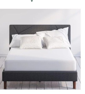 lot 78496 image: Zinus 8 Inch Hybrid Green Tea Foam And Spring Mattress Twin