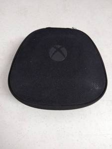 lot 6073 image: Xbox case and parts
