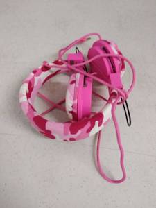 lot 6107 image: pink headphones