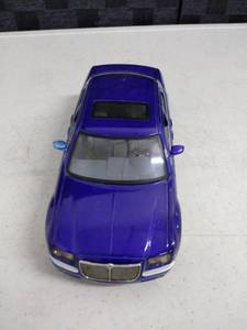 lot 6128 image: dubcity 300 crystaler car
