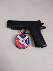 lot 6133 image: black bb gun 191bb and crossman bbs