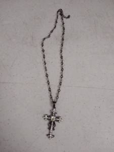 lot 6144 image: cross necklace