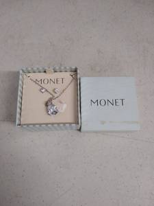 lot 6179 image: money neclsce set