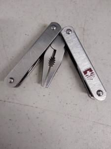 lot 6236 image: Swiss army pliers