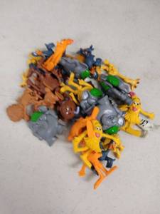 lot 6271 image: vintay toys