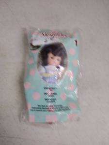 lot 6274 image: McDonalds Dorothy toy 2007