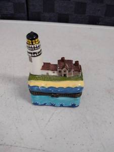 lot 6289 image: light house keepsake box