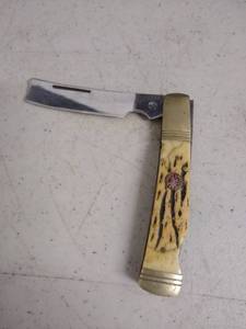 lot 6354 image: trophy hunter pocket knife