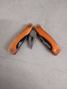 lot 6358 image: orange pliar knife