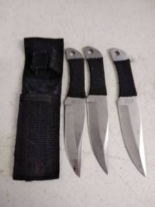 lot 6381 image: set of 3 throwing knifes