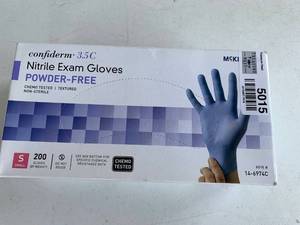lot 5015 image: Nitrile Exam Gloves Confiderm 3.5C 200 Small