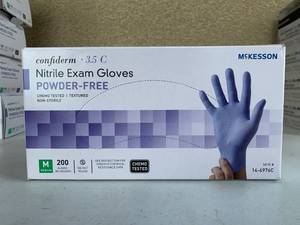 lot 5028 image: Confiderm 3.5 C Nitrile Exam Gloves M 200 Package