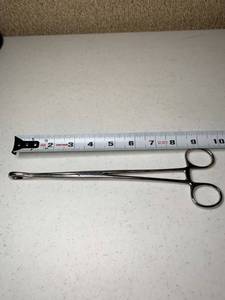 lot 5093 image: Vantage Foerster Sponge Forceps Straight 9 12 Inch